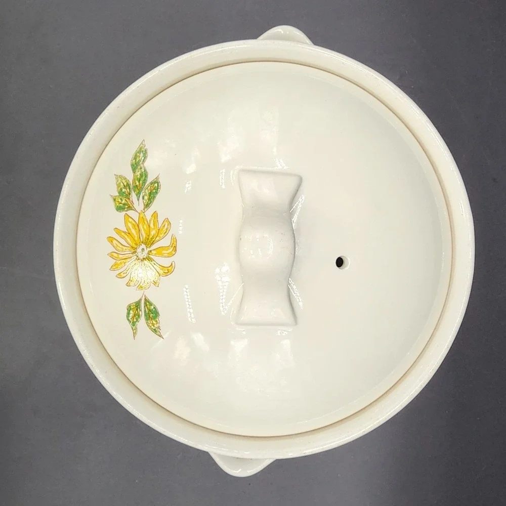 Vintage Sunflower Ceramic Casserole Dish Lid Cream Yellow Floral Cottage MCM